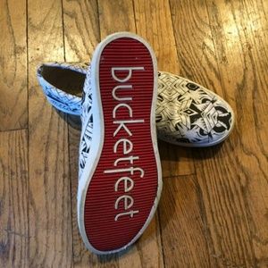 Bucketfeet slide on shoes